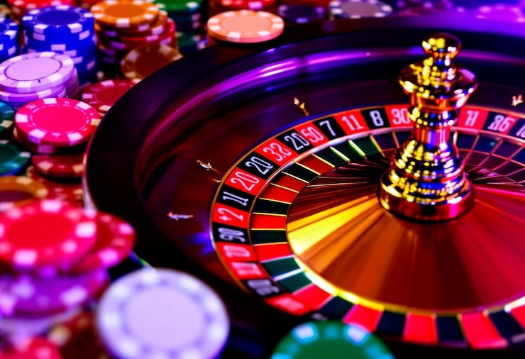qqturbo mobile app interface showing live-dealer blackjack and Liga 1 sportsbook options